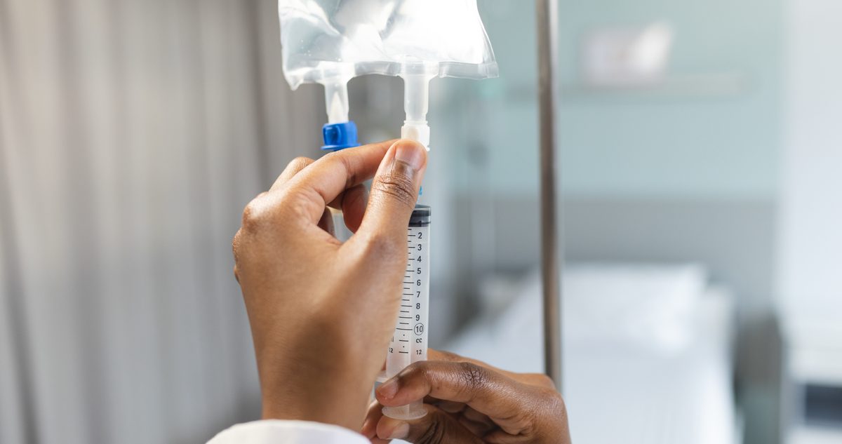 Comparison of oral supplement capsules and an intravenous infusion bag on a clinical counter
