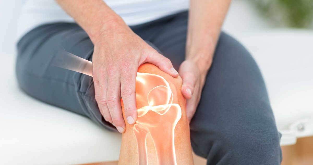 Doctor discussing cortisone shot alternatives such as PRP with a patient about joint pain treatment options.